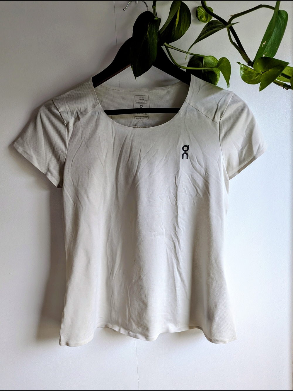 On Running Women’s Cream Short-Sleeve Performance Tee